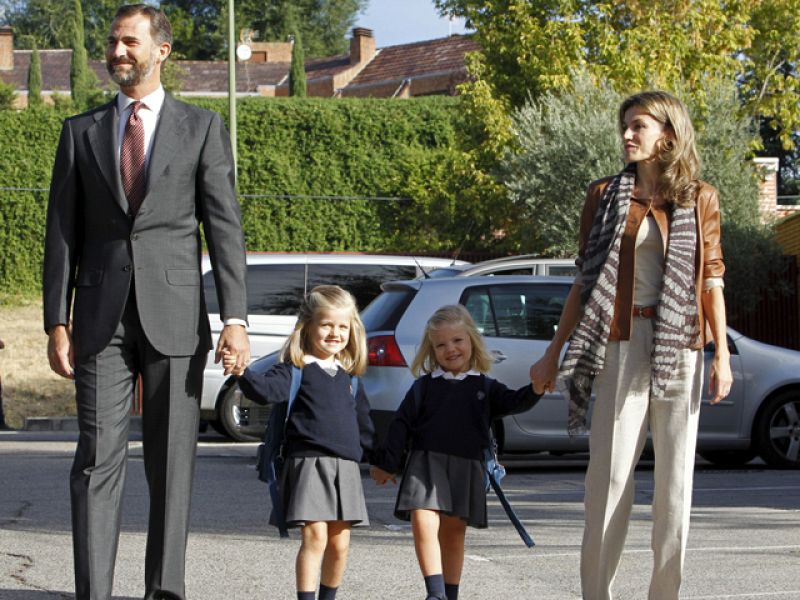 Primer día de colegio para las infantas | Ver