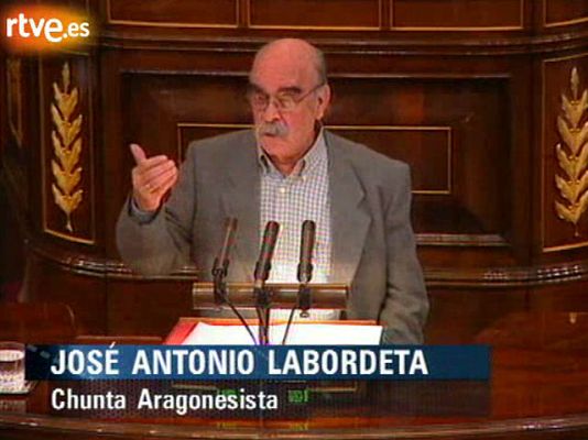 Personajes en el Archivo de RTVE - Enfrentamiento Labordeta-Cascos en el Congreso
