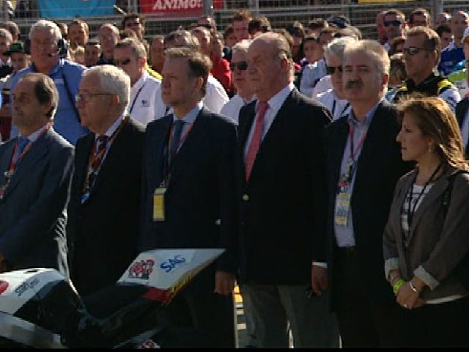 El Rey Don Juan Carlos no ha querido perderse las carreras del Gran Premio de Aragón, que se disputan en el circuito de Alcañiz.
