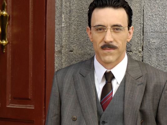 Amar en tiempos revueltos - Israel Elejalde es Matías Salazar