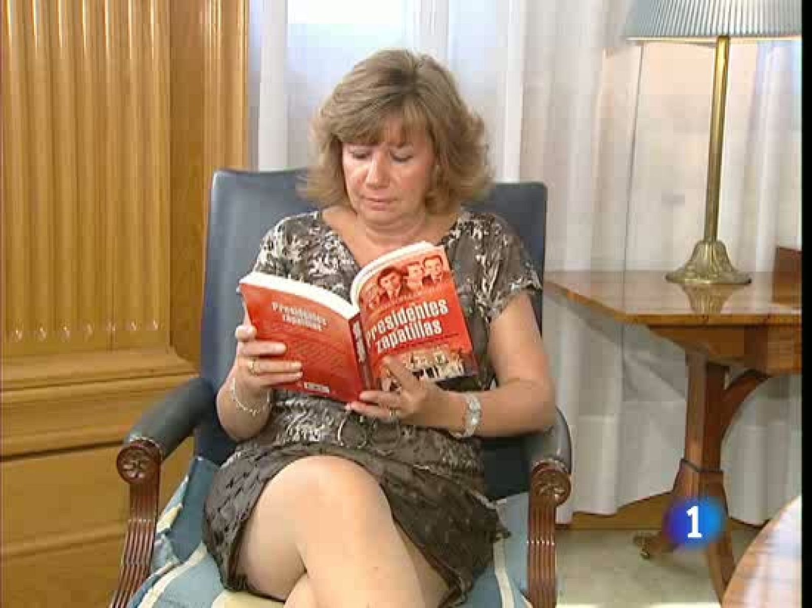 Se despide con un libro la secretaria de la Presidencia en La Moncloa | Ver