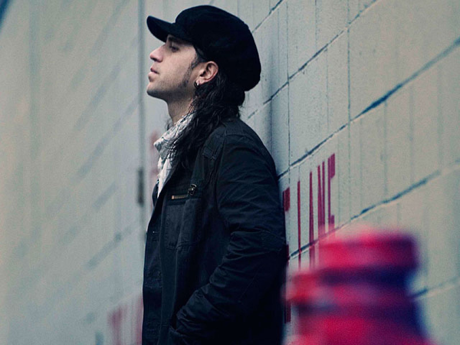 Rulo y la Contrabanda: 'Cabecita loca'. Vueve Rulo, el que fuera cantate de 'La Fuga', con nueva formación, 'Rulo y la Contrabanda'. El cantante de Reinosa se estrena con este single, 'Cabecita loca', que muestra lo que será su nueva propuesta.