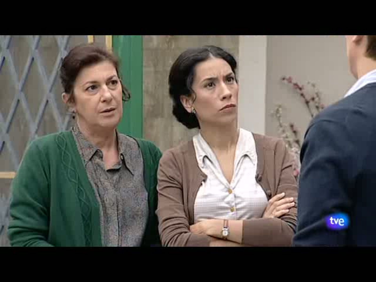 Amar en tiempos revueltos - Cap.15