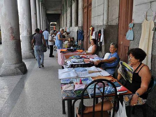  - Cuba permitirá el trabajo privado