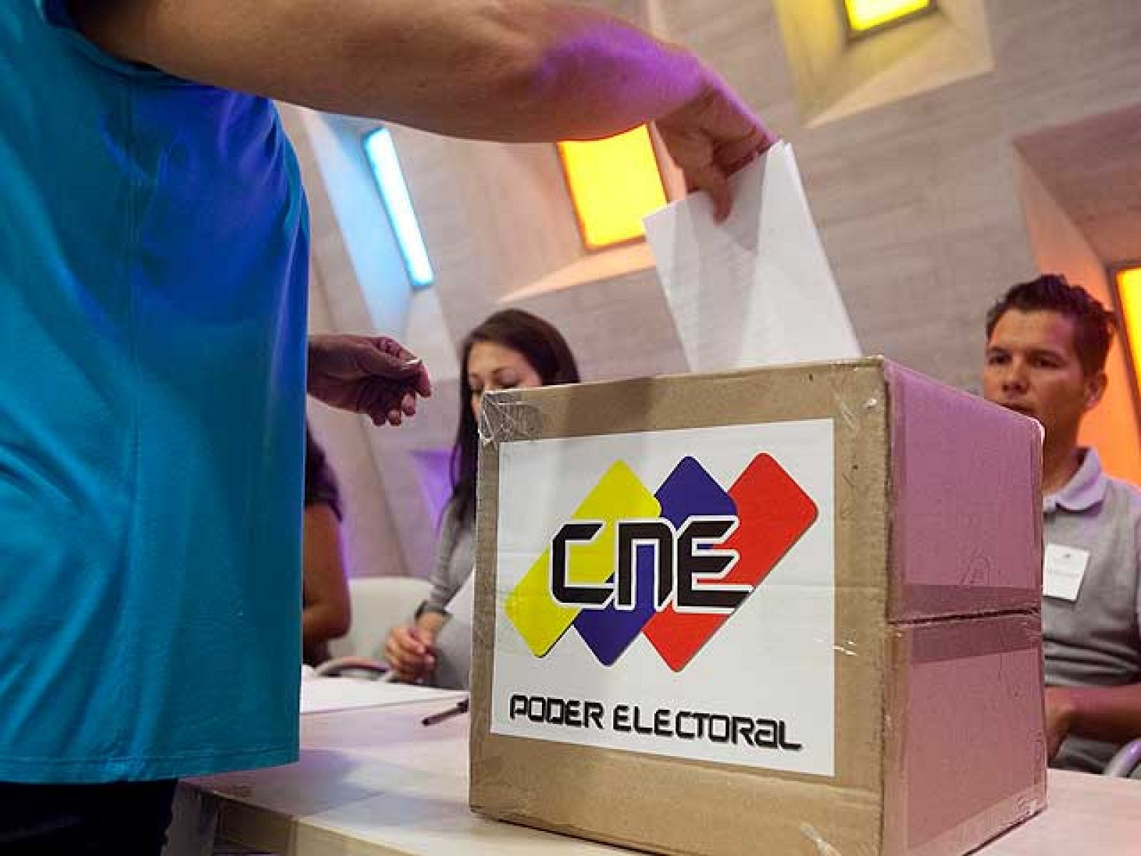 Toda la información del Telediario de Fin de Semana, en cuatro minutos.