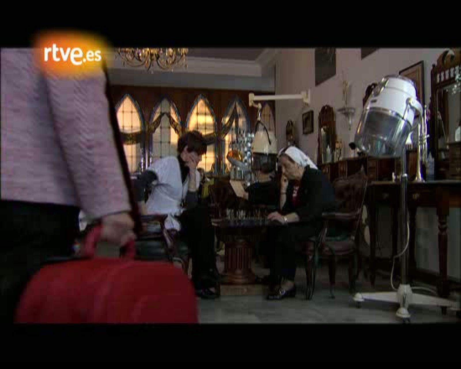 Ciudad K - Capítulo 2 - Peluquería