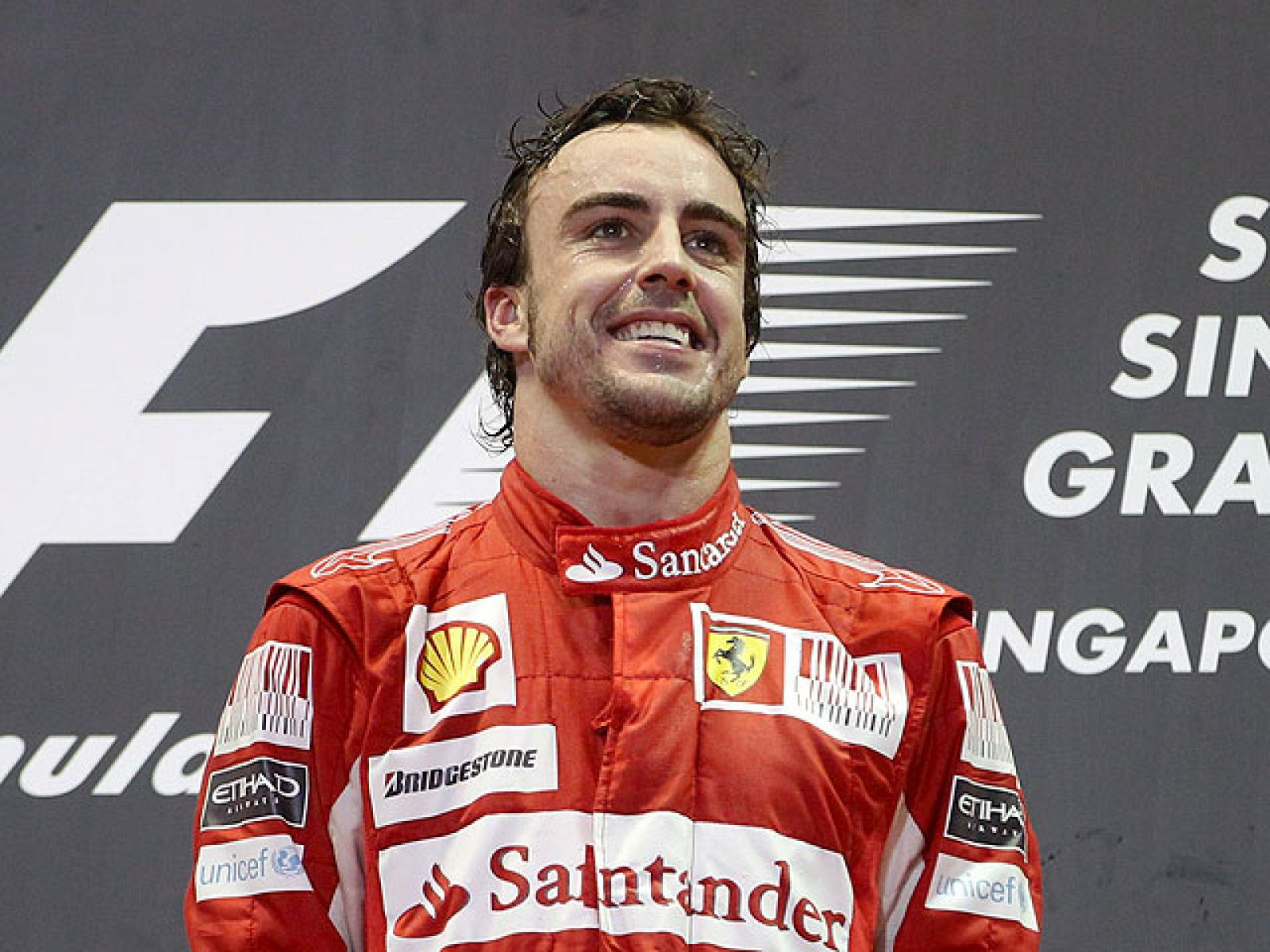 Alonso se acerca poco a poco al título.