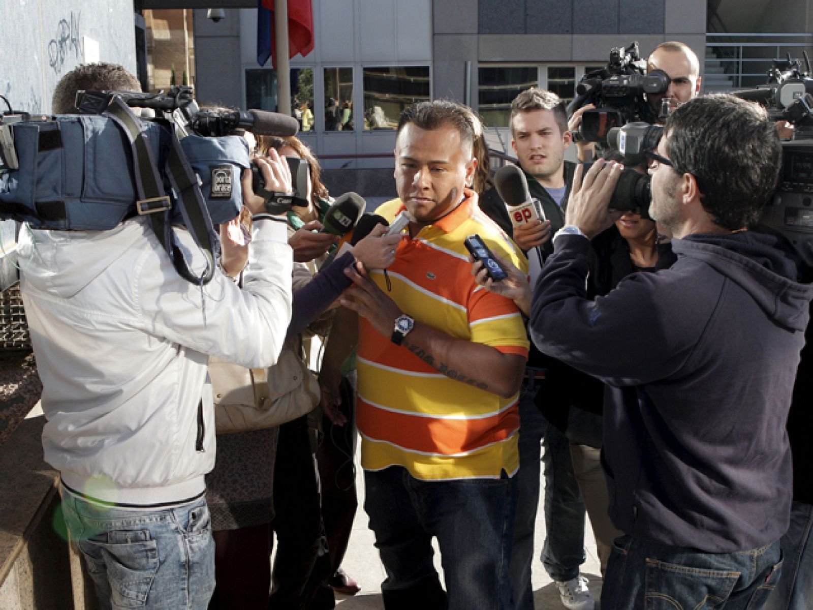 Nuevo juicio contra diez miembros de los Latin Kings | Ver