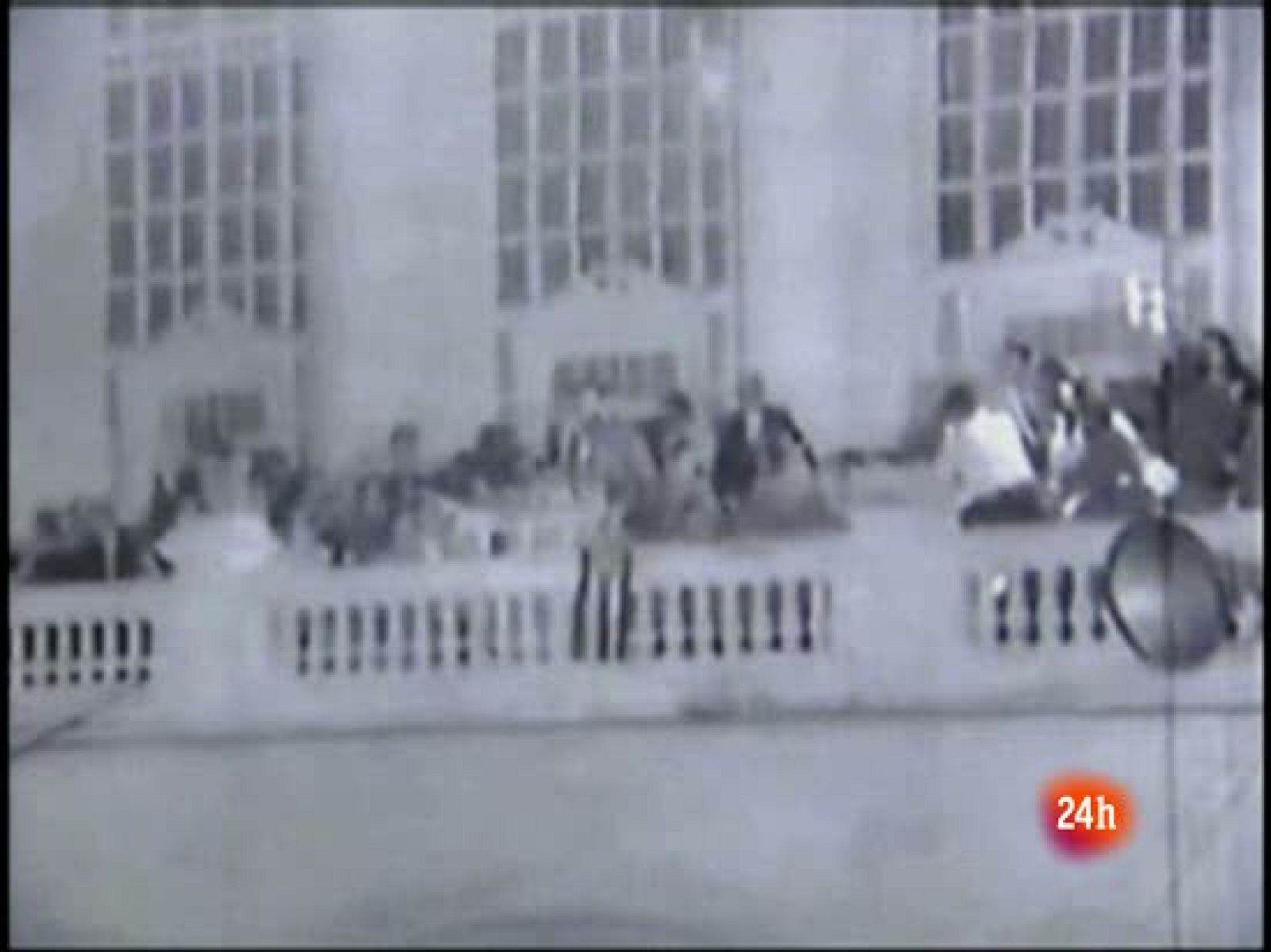 El ex presidente cubano creó hace 50 años los Comités de Defensa de la Revolución, formados por casi ocho millones de cubanos convertidos en las calles en vigilantes de la revolución (28/09/2010).