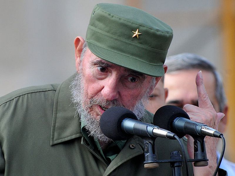 En pleno proceso de reformas económicas, el partido comunista de Cuba celebrará su sexto Congreso, 13 años después de su última reunión, según se ha insinuado durante la celebración de los 50 años de los Comités de Defensa de la Revolución, en la qu