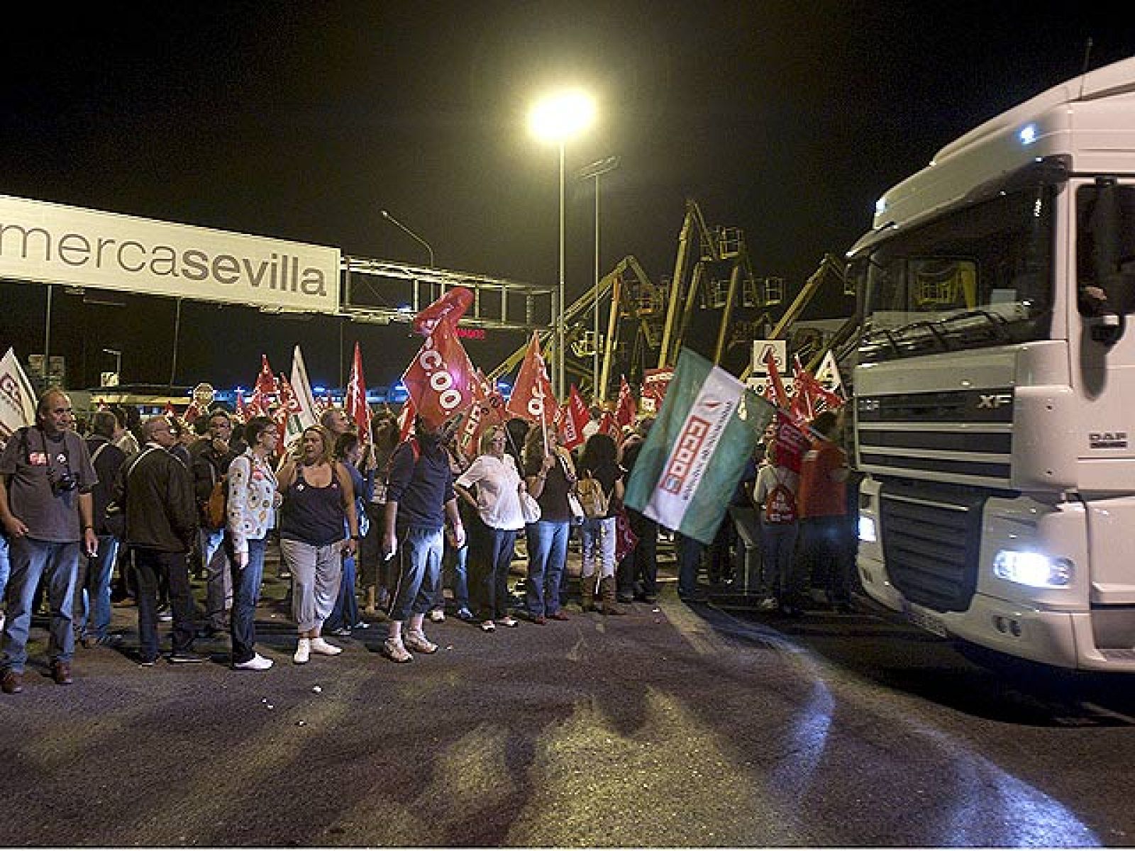 Arranca la huelga general contra la reforma laboral del Gobierno | Ver