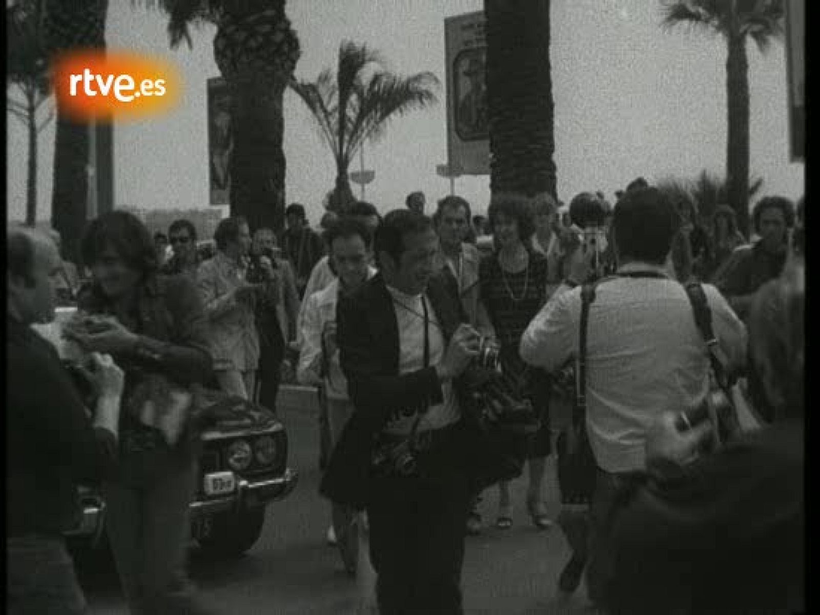 Tony Curtis en Cannes (1974) | Ver