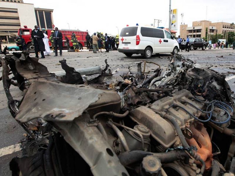 La explosión de dos coches bomba en la capital de Nigeria deja al menos ocho muertos | Ver
