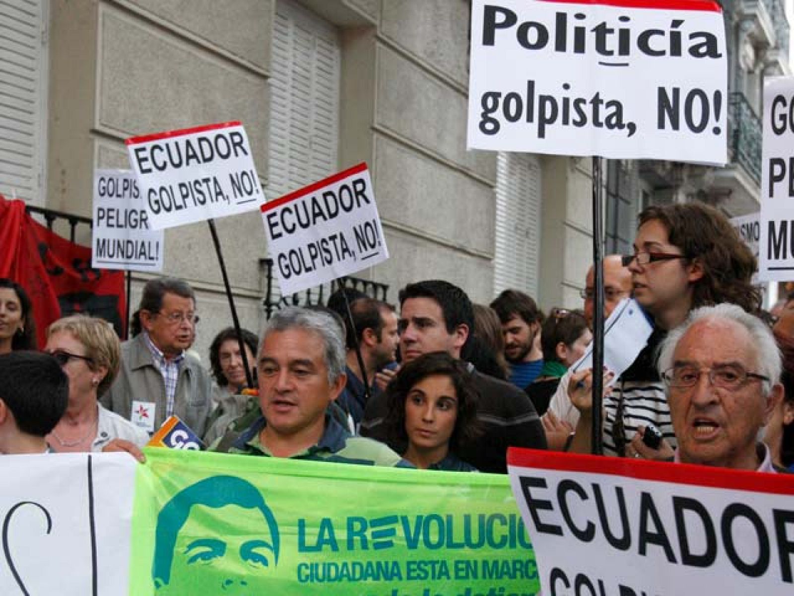 Los ecuatorianos que viven en España siguen con interés los acontecimientos de las últimas horas | Ver