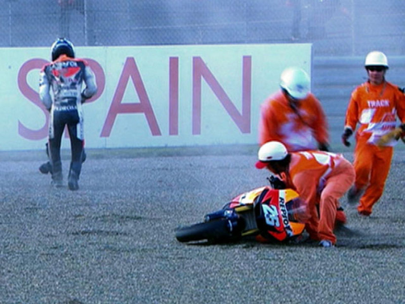 Pedrosa ya ha sido operado de la fractura de clavícula que se produjo en los primeros entrenamientos libres del Gran Premio de Japón.