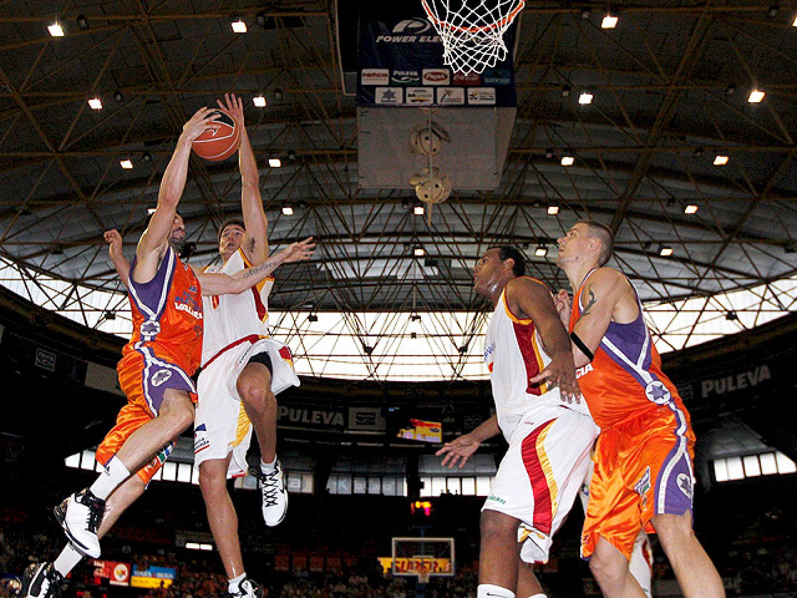 PE Valencia 104-81 Granada