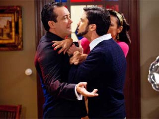 Amar en tiempos revueltos - Andrés y Ubaldo, enfrentados