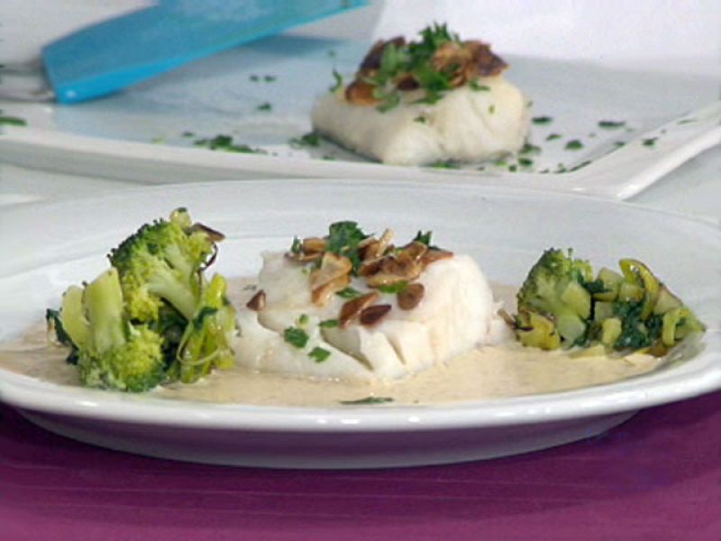 Saber cocinar - Bacalao con verduritas y salsa de setas - RTVE Cocina | Ver