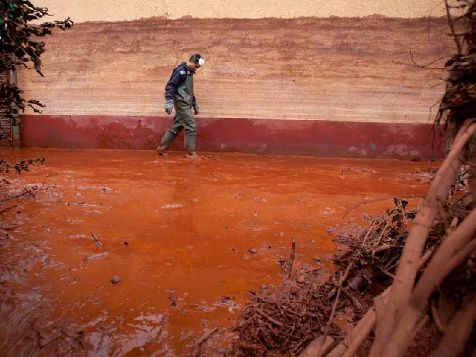 Desastre medioambiental en Hungría | Ver