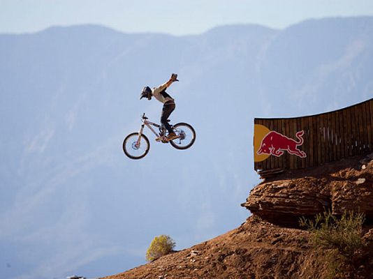  - Bicis al límite en pleno desierto