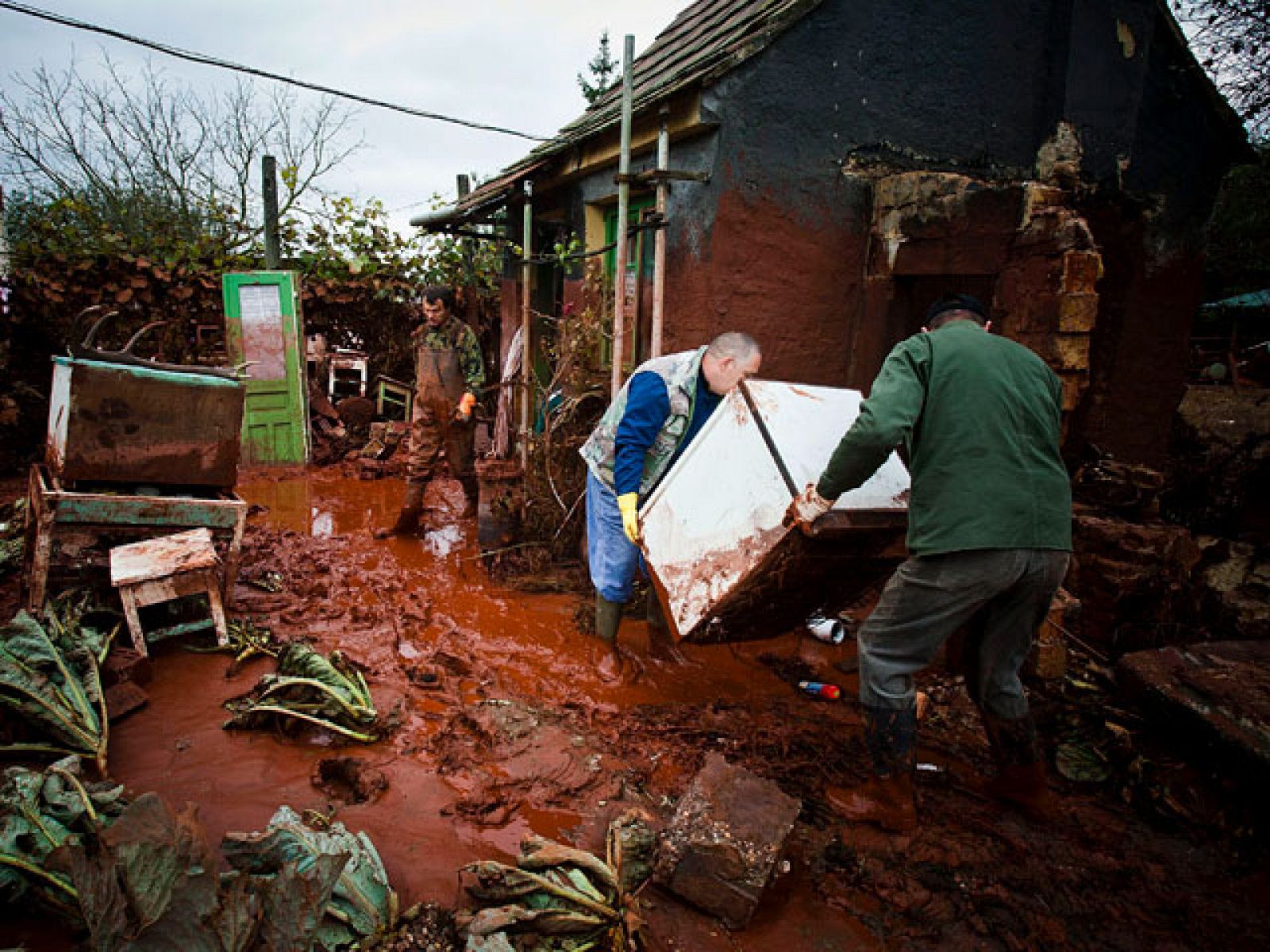 Telediario 1 en cuatro minutos (06/10/10)