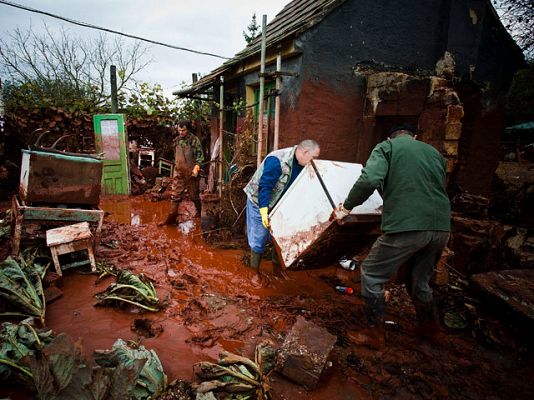 Telediario 1 - Telediario en 4' - 06/10/10