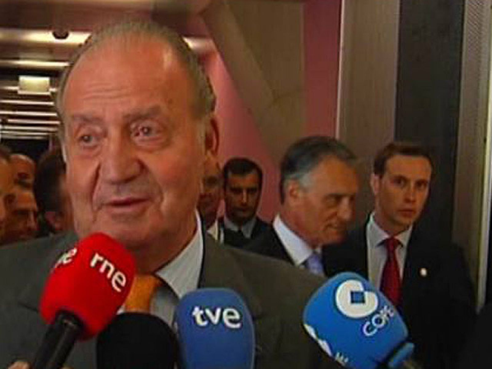 El Rey sobre el Nobel de Vargas Llosa: 'Le quiero mucho, es una buenísima noticia' | Ver