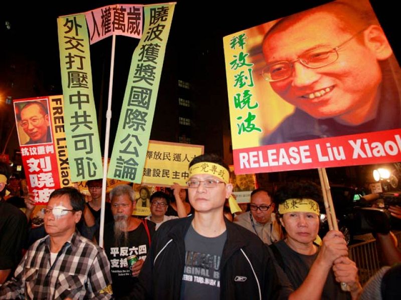 Telediario 2 en cuatro minutos - 08/10/10 | Ver