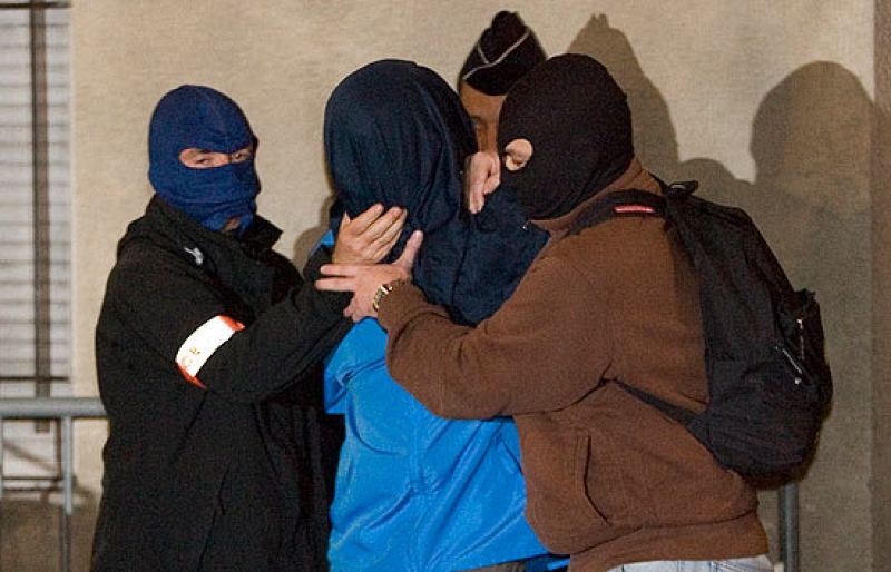 Los etarras salen del piso