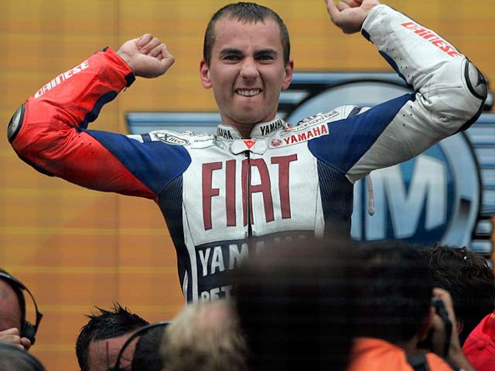 Los campeones del mundo Jorge Lorenzo y Toni Elías han querido estar en el TD1 para compartir sus triunfos con los aficionados españoles