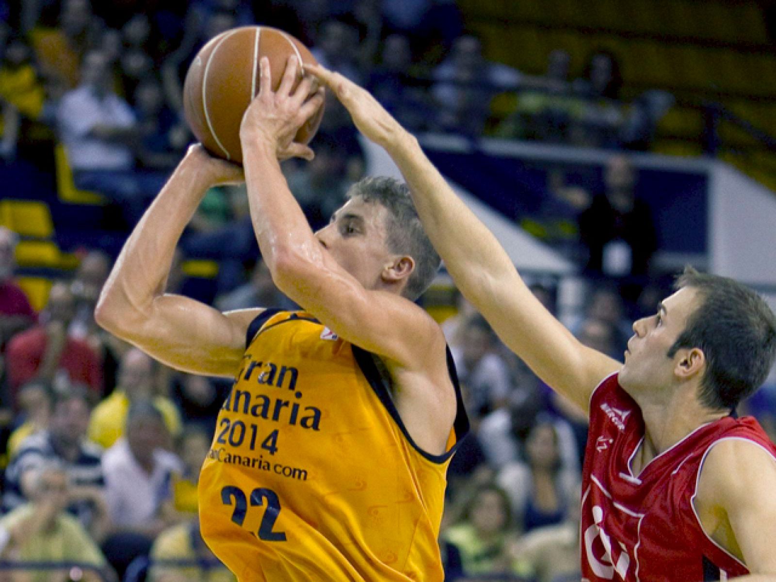 El Gran Canaria 2014 se anotó un balsámico triunfo ante el CAI Zaragoza (83-61) merced a los 27 puntos de Carroll y a las prestaciones en la pintura de Rey y Wallace (otros 17 y 15 puntos).