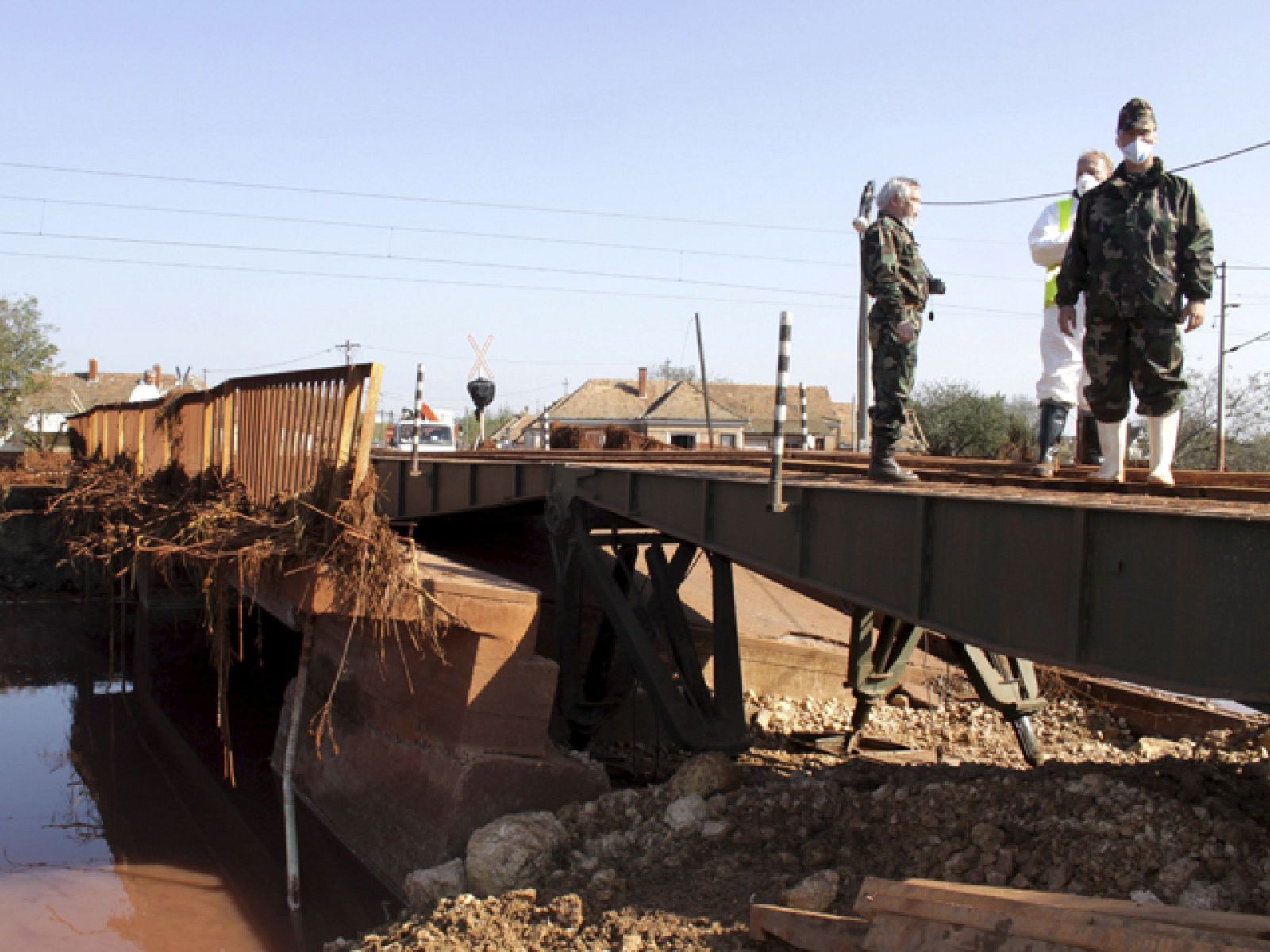 Telediario 1 en cuatro minutos (11/10/10)