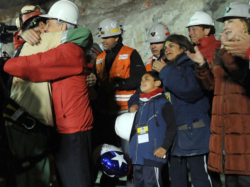 Florencio Ávalos, el primero de los 33 mineros chilenos que recupera la libertad | Ver