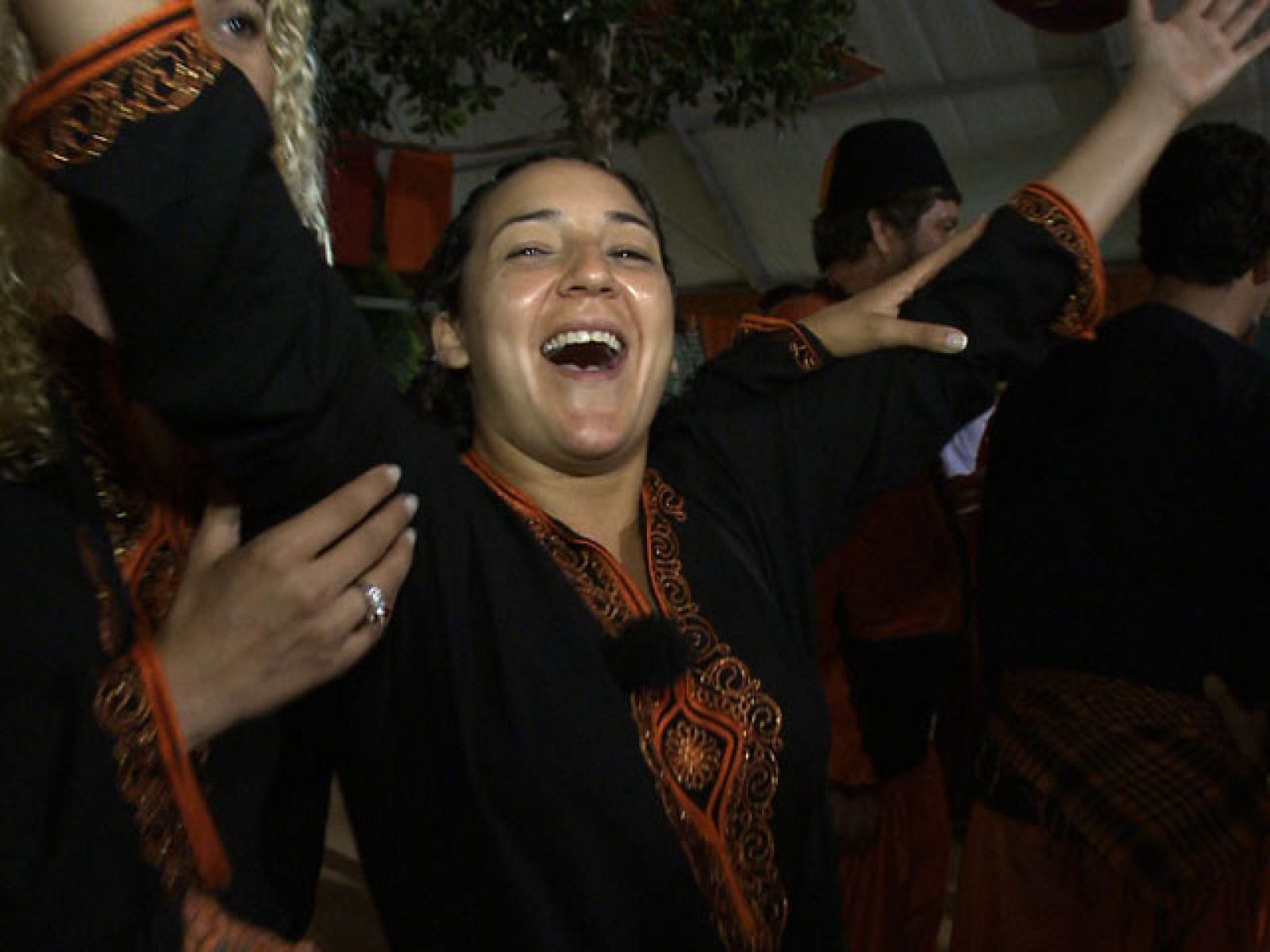 Destino: Valencia III, Juan y Danai, argentino y cubana