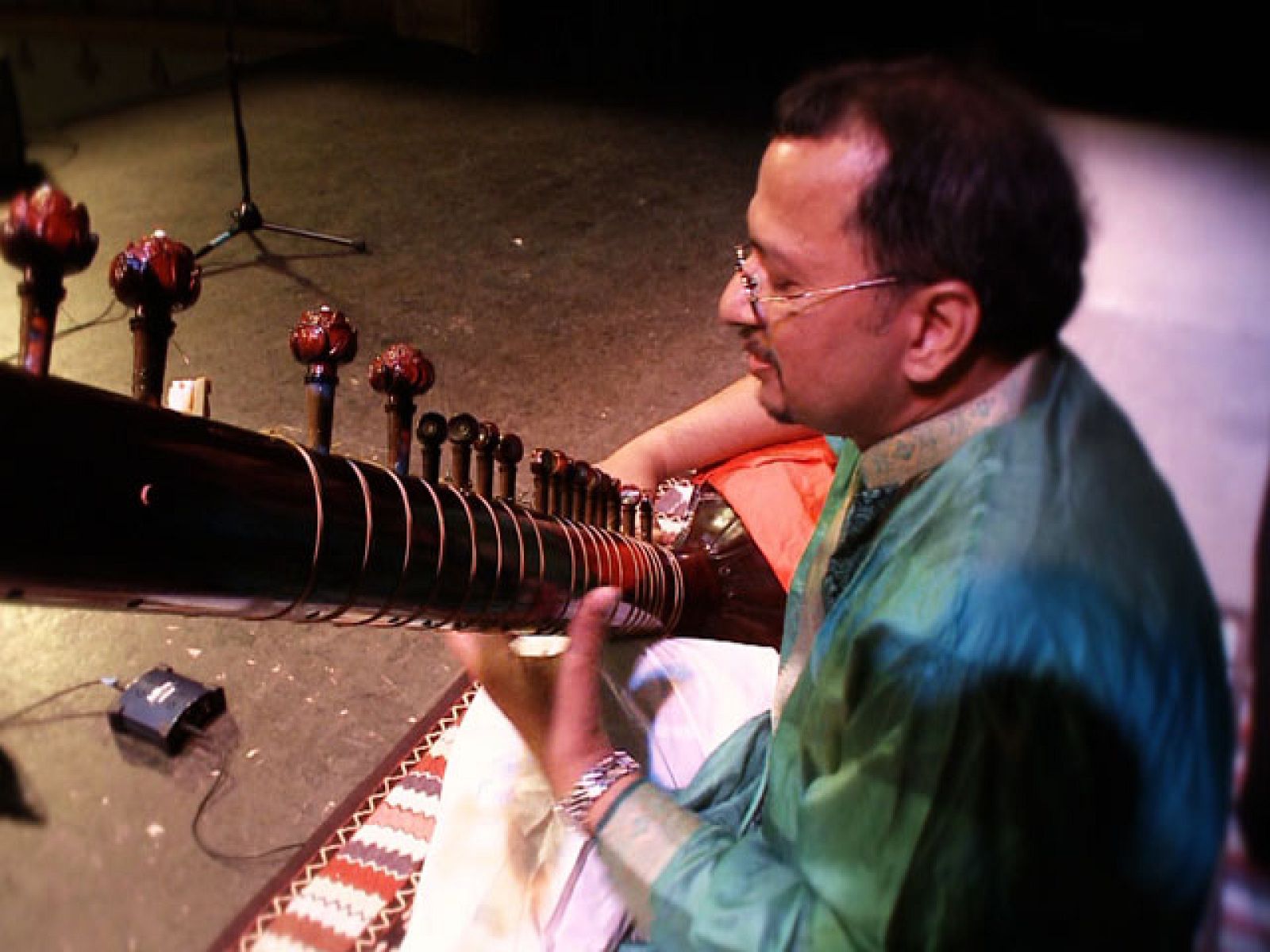 Destino: Valencia III, Sayez, de Bangladesh