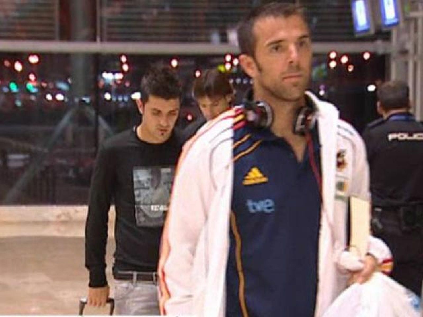 Villa marca de penalti ante Escocia | Ver