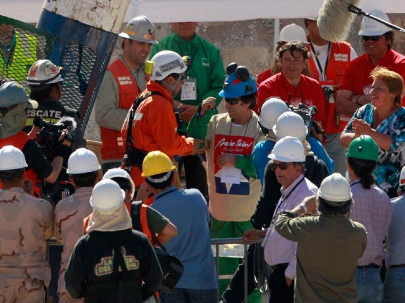 Yonni Barrios está fuera, es el vigésimo primer minero en salir