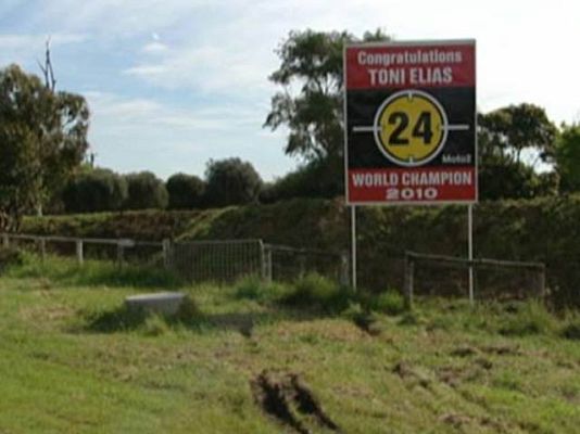  - Un cartel para Toni Elías