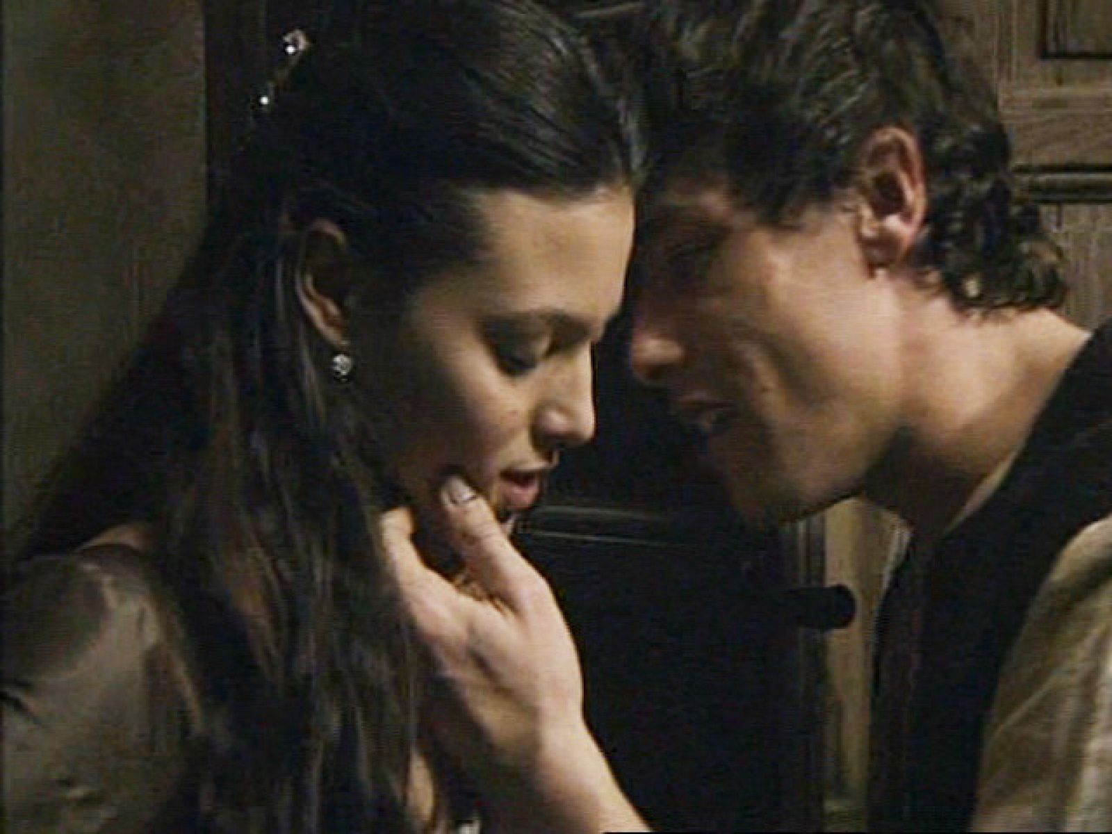 Águila Roja - Irene y Martín se citan | Ver