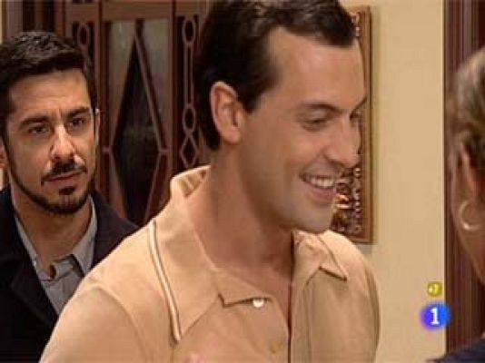 Amar en tiempos revueltos - ¿A qué juega Richi?