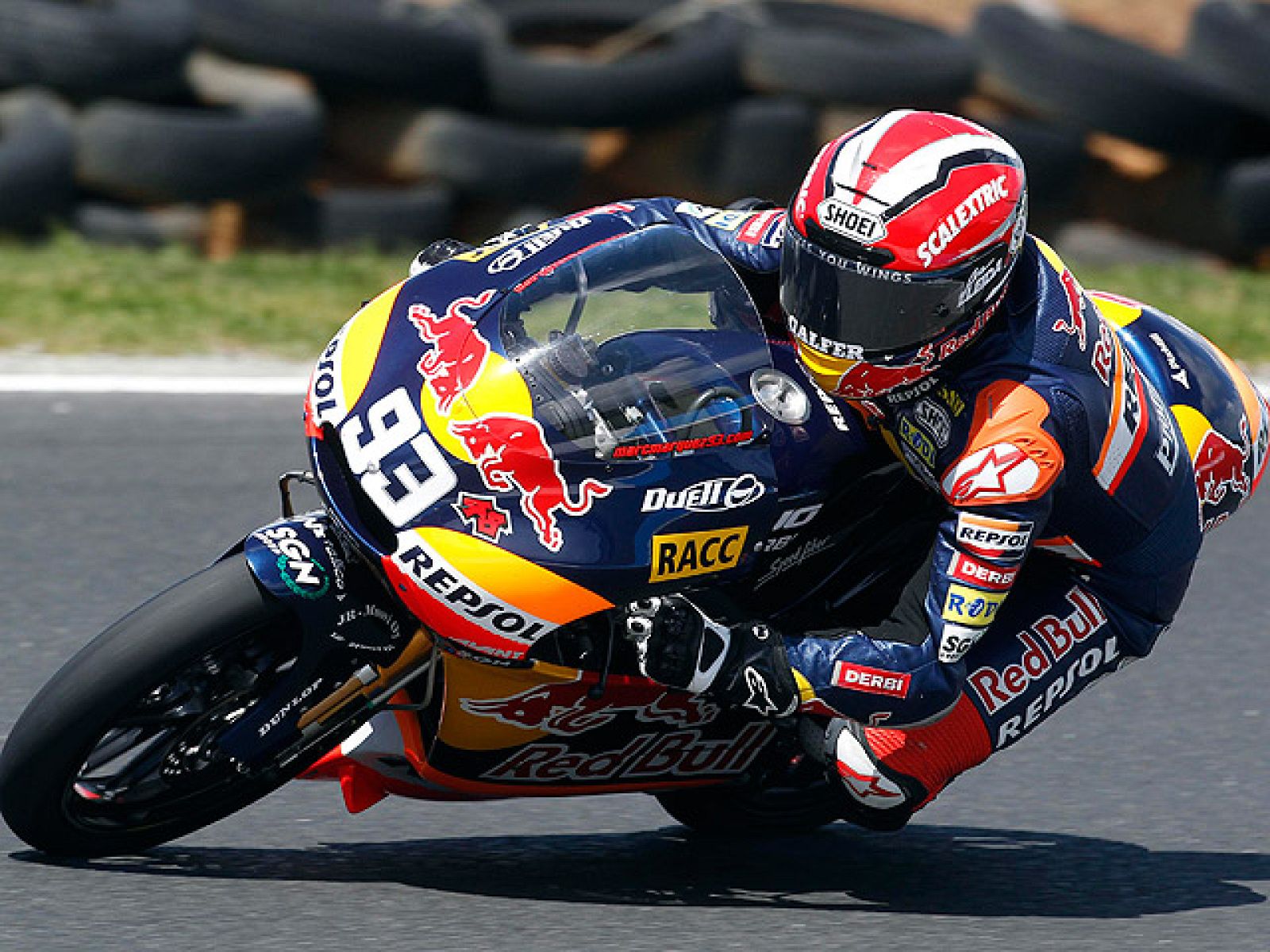 El líder del Mundial, Marc Márquez ha mostrado su buen estado de forma en los entrenamientos oficiales. El piloto catalán viene de ganar en Malasia y no baja el listón en Australia.