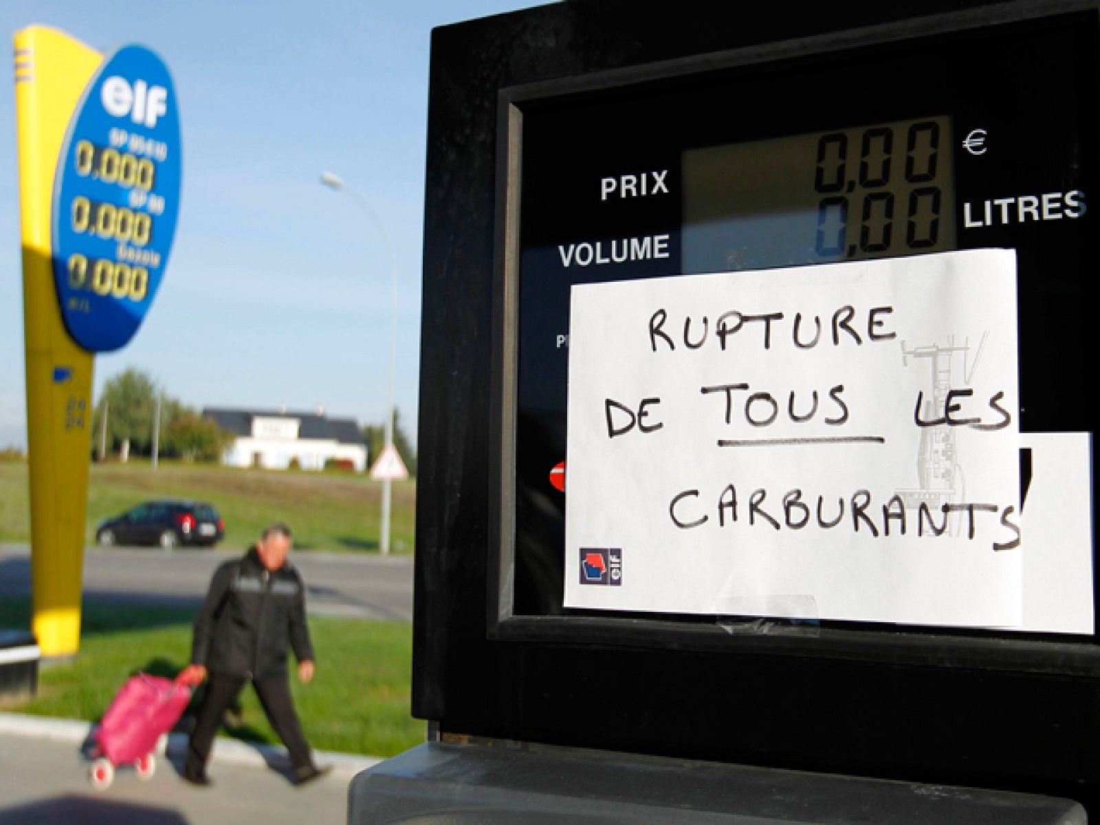 Los camioneros franceses se suman al bloqueo de las refinerías | Ver
