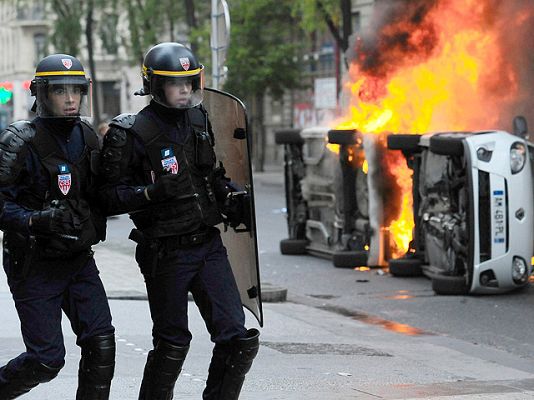  - Continúan los paros en Francia