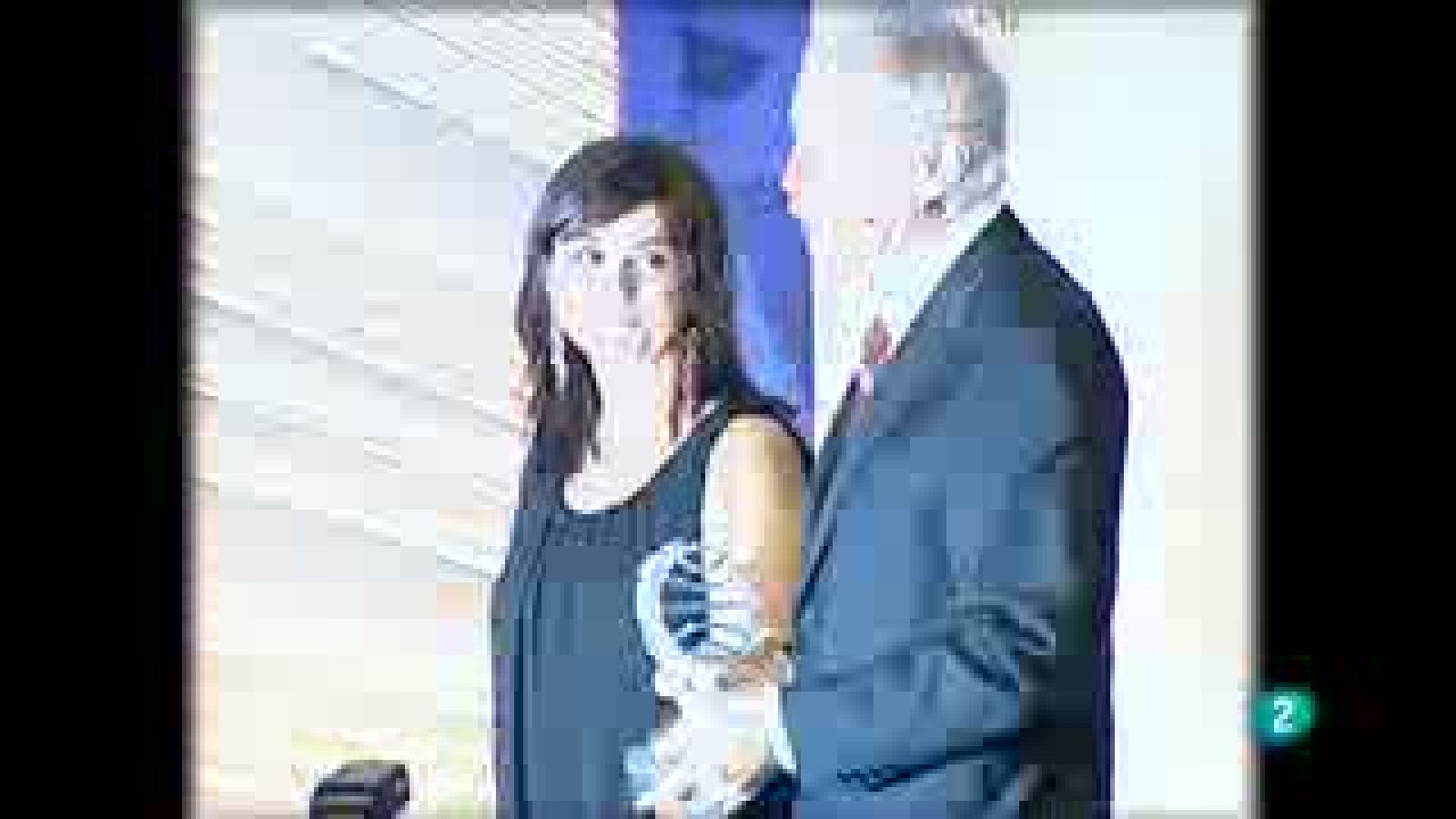 Eduardo Mendoza y Carmen Amoraga hablan del Premio Planeta 2010 | Ver