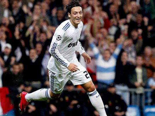 Champions League - Özil amplía la diferencia (2-0)