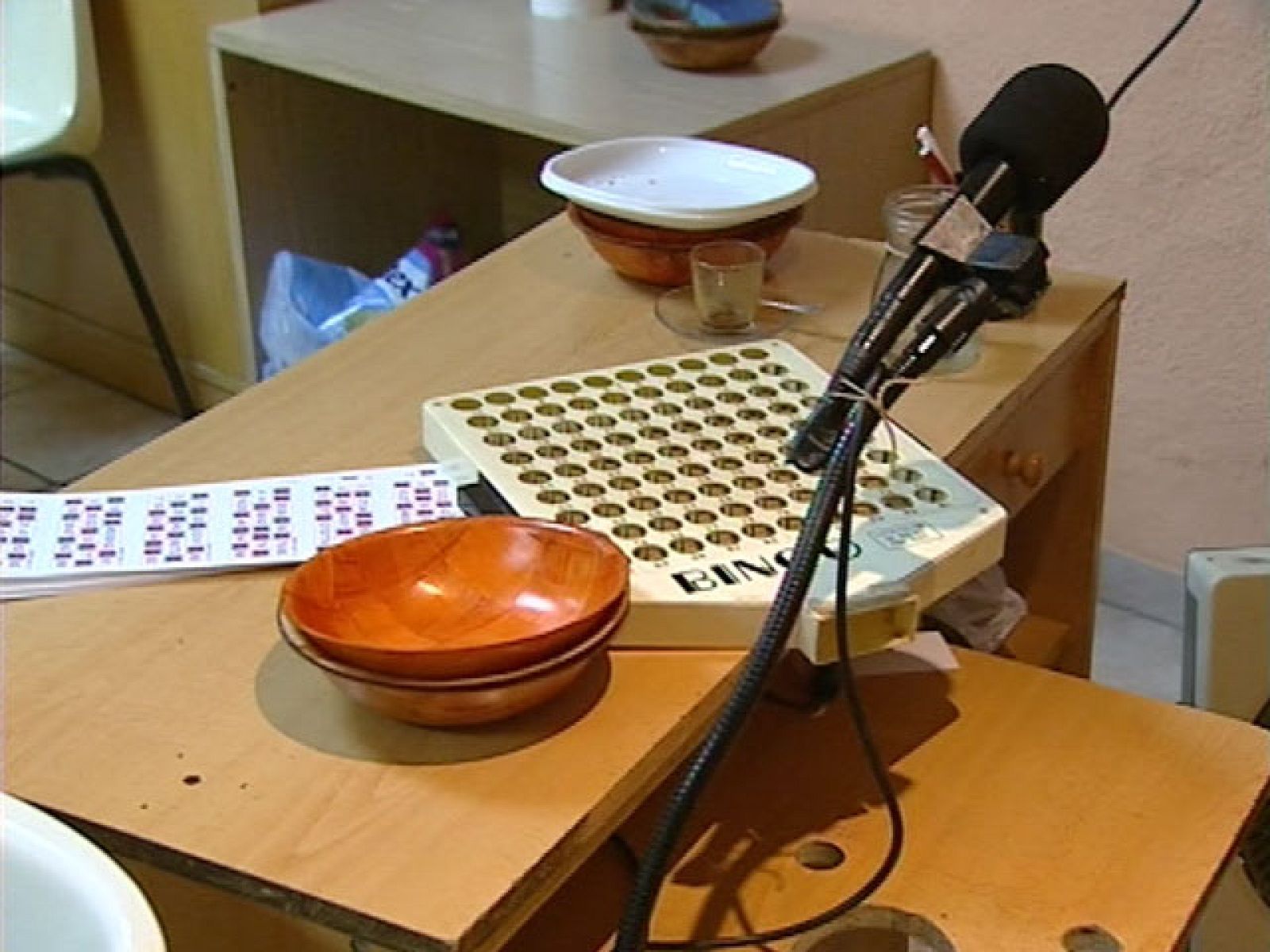 La Policía clausura tres bingos organizados por clubs de la tercera edad en Mallorca | Ver