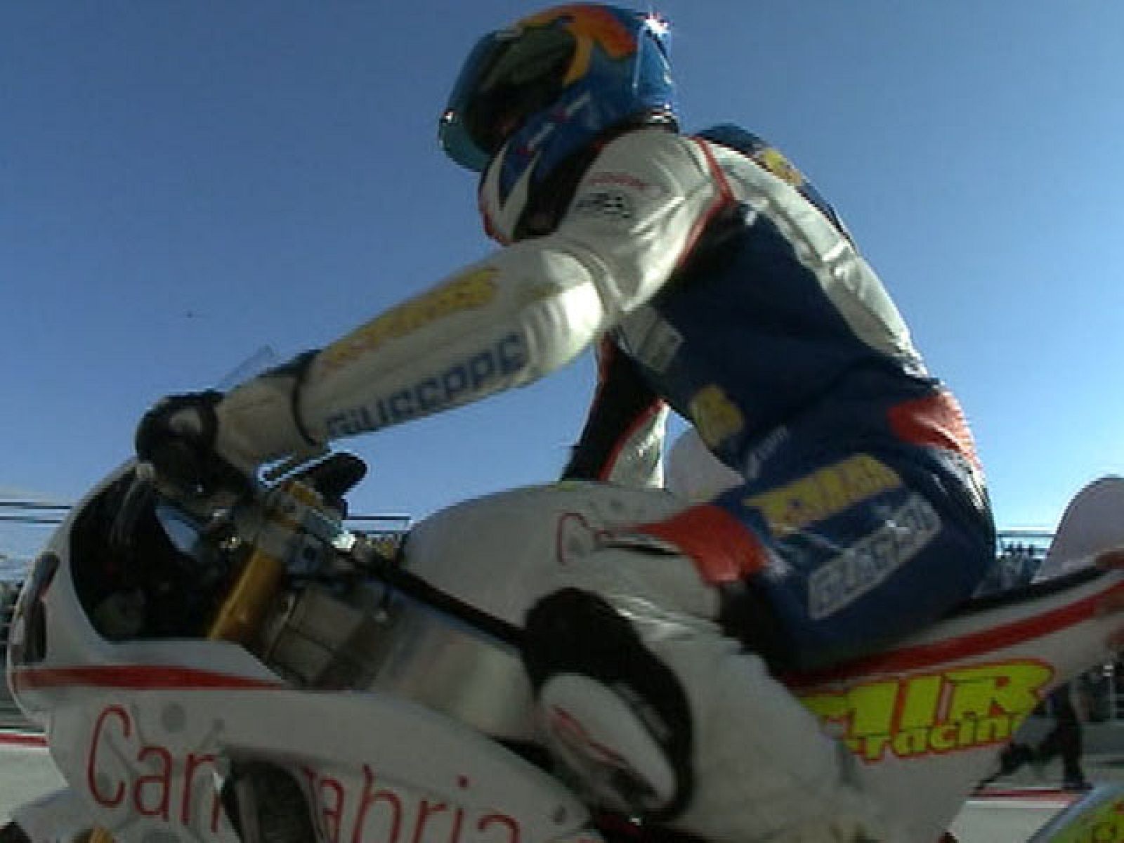 Julián Simón y Andrea Iannone luchan por conseguir el subcampeonato del Mundial de Moto2.