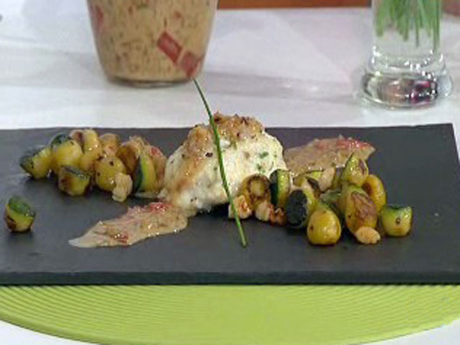 Saber cocinar - Lenguados rellenos de langostinos al cava - RTVE Cocina | Ver
