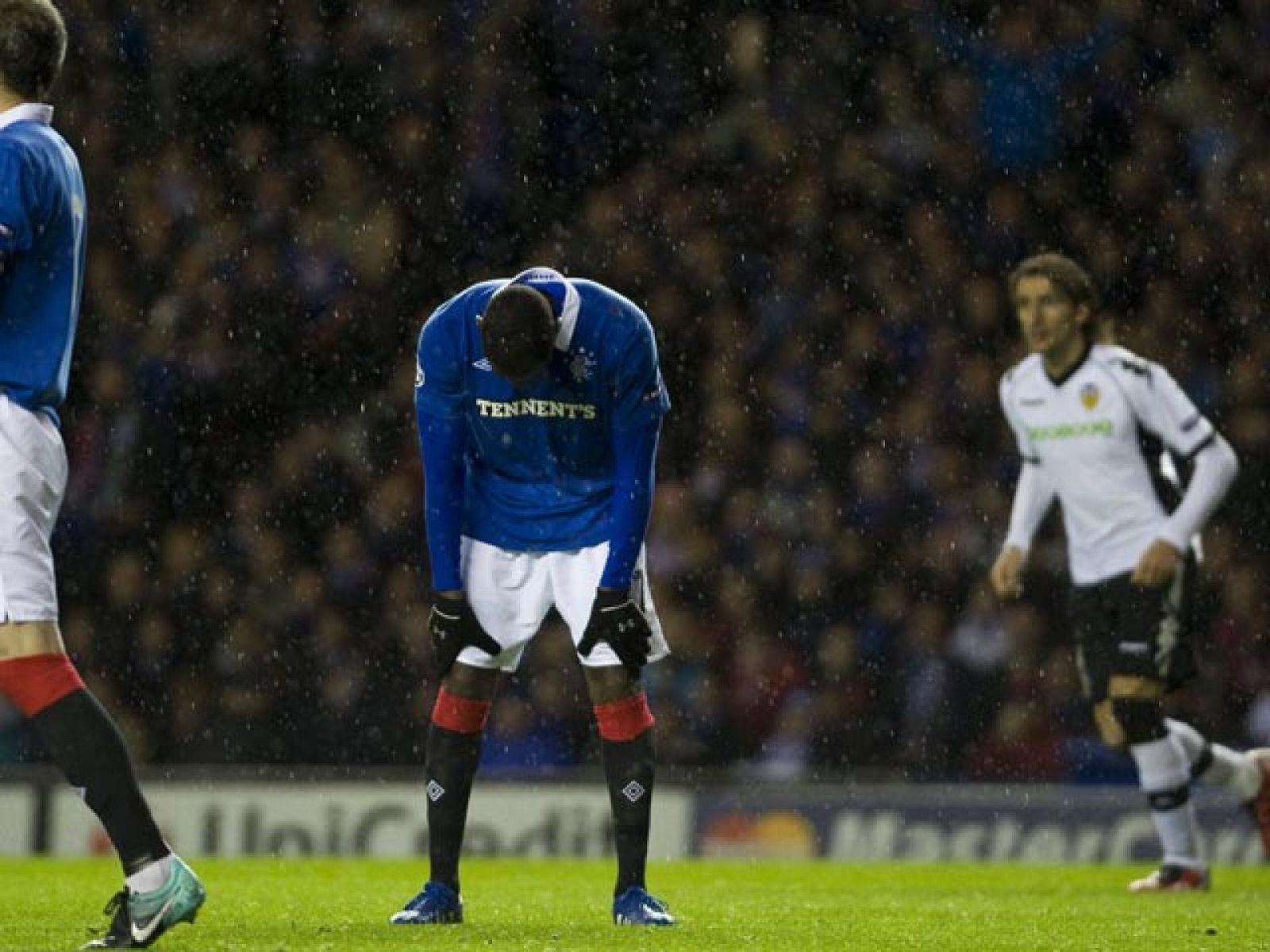 Edu regala el empate al Valencia | Ver