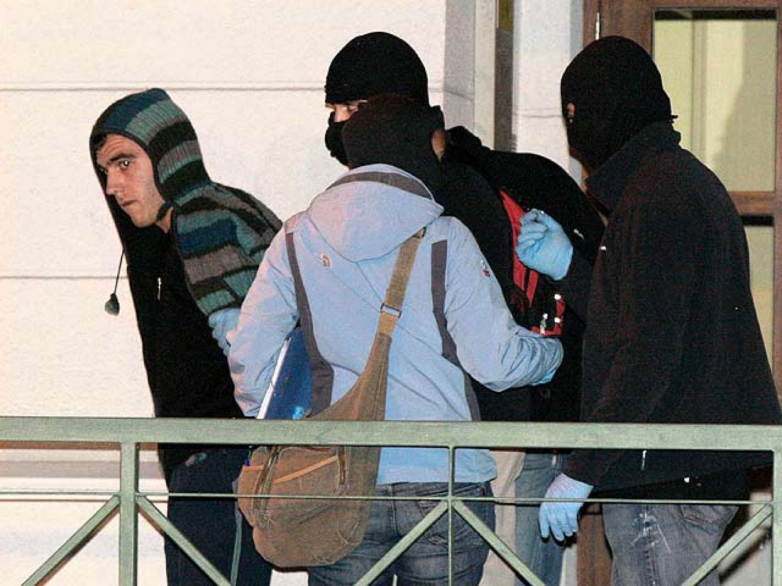 Telediario matinal en cuatro minutos - 22/10/10 | Ver